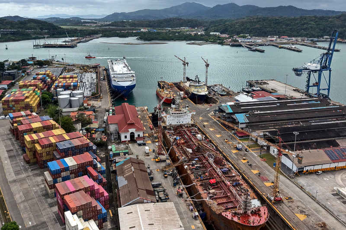 Panama's president says port contracts  will not be issued to a single operator